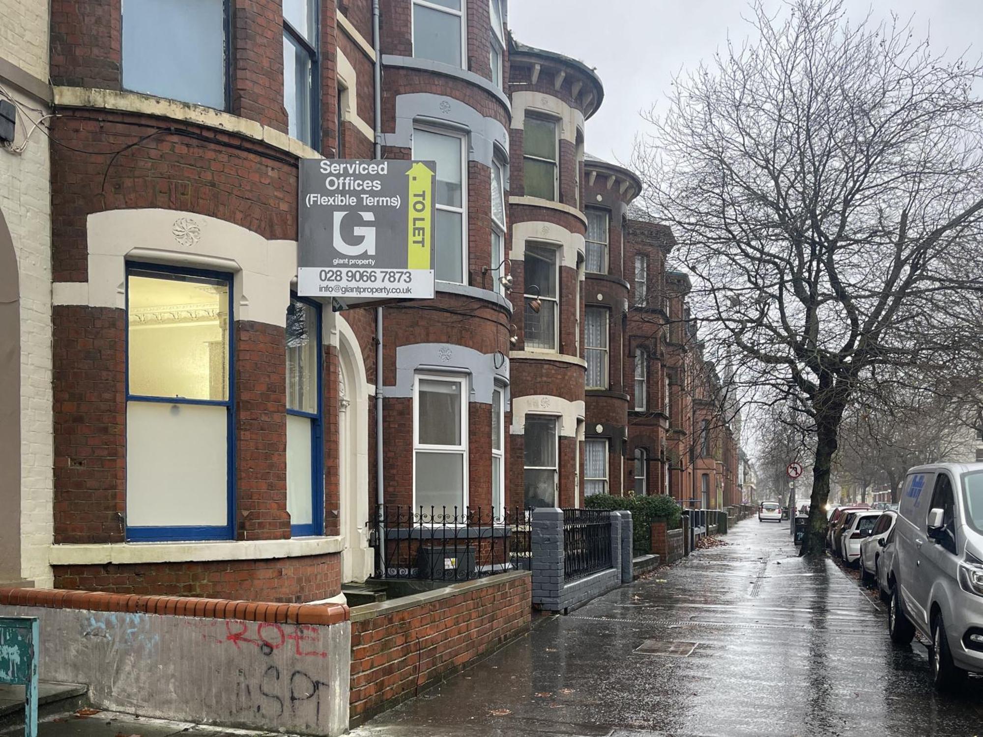 Oyo Queens Quarter Belfast