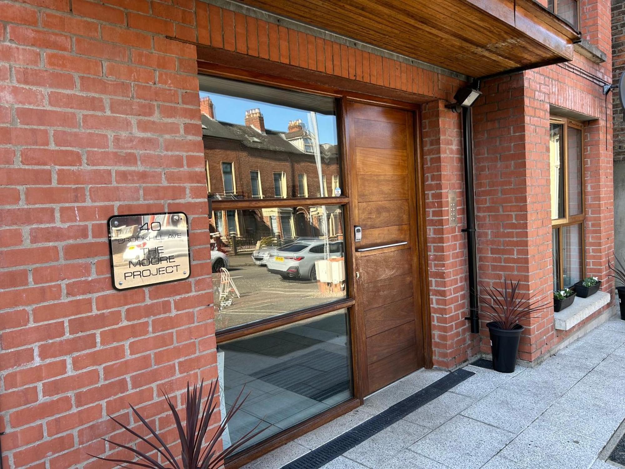 2 Bed Newly Renovated Apartment