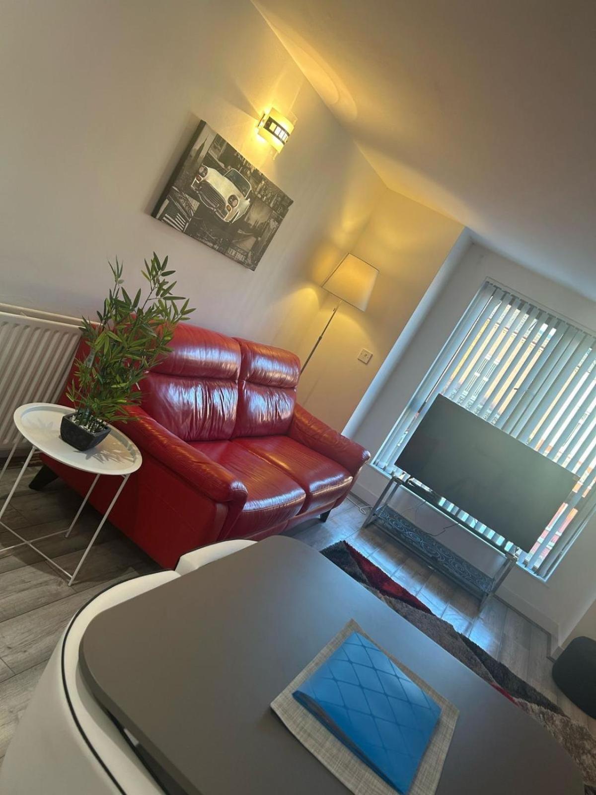 2 Bed Newly Renovated Belfast