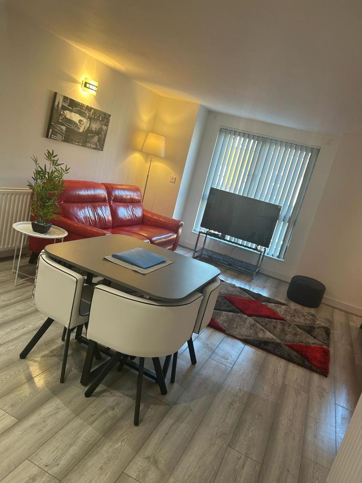 2 Bed Newly Renovated