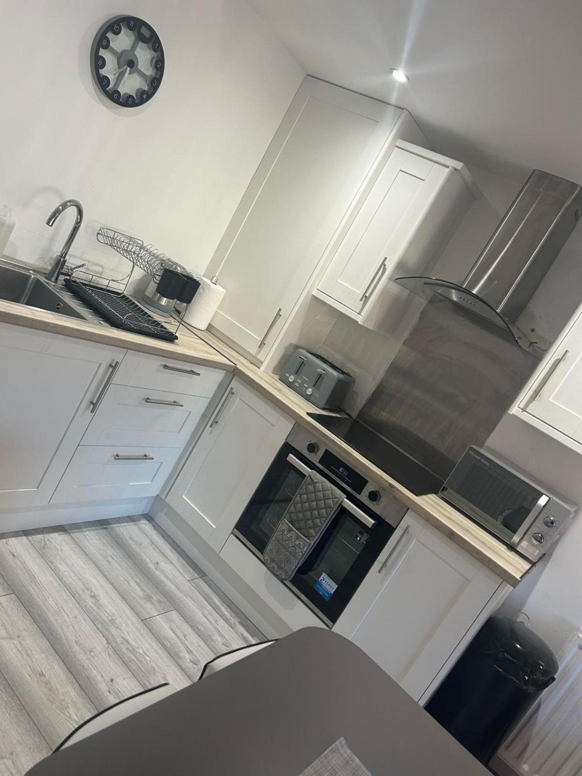 2 Bed Newly Renovated