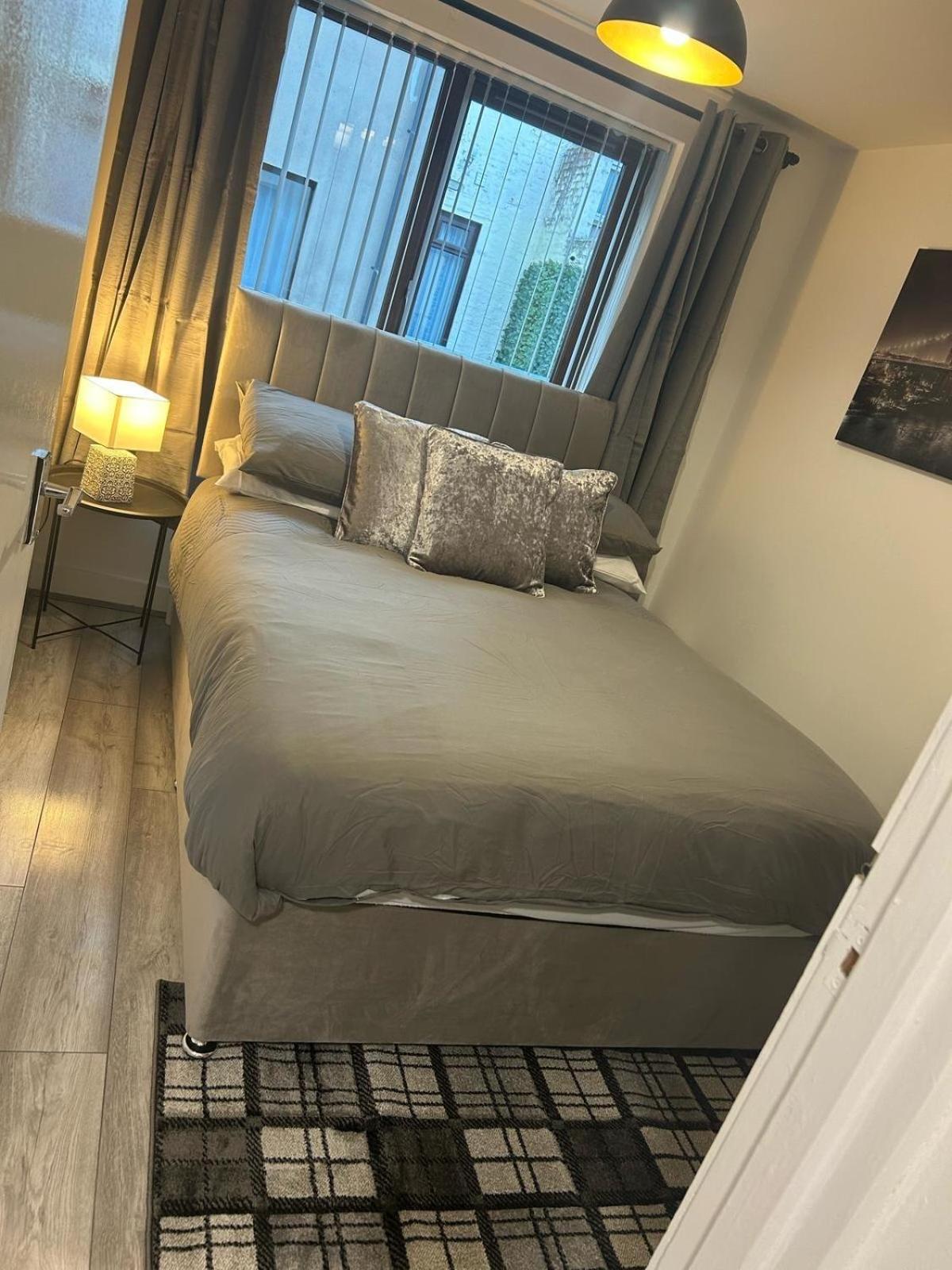 Apartment 2 Bed Newly Renovated *