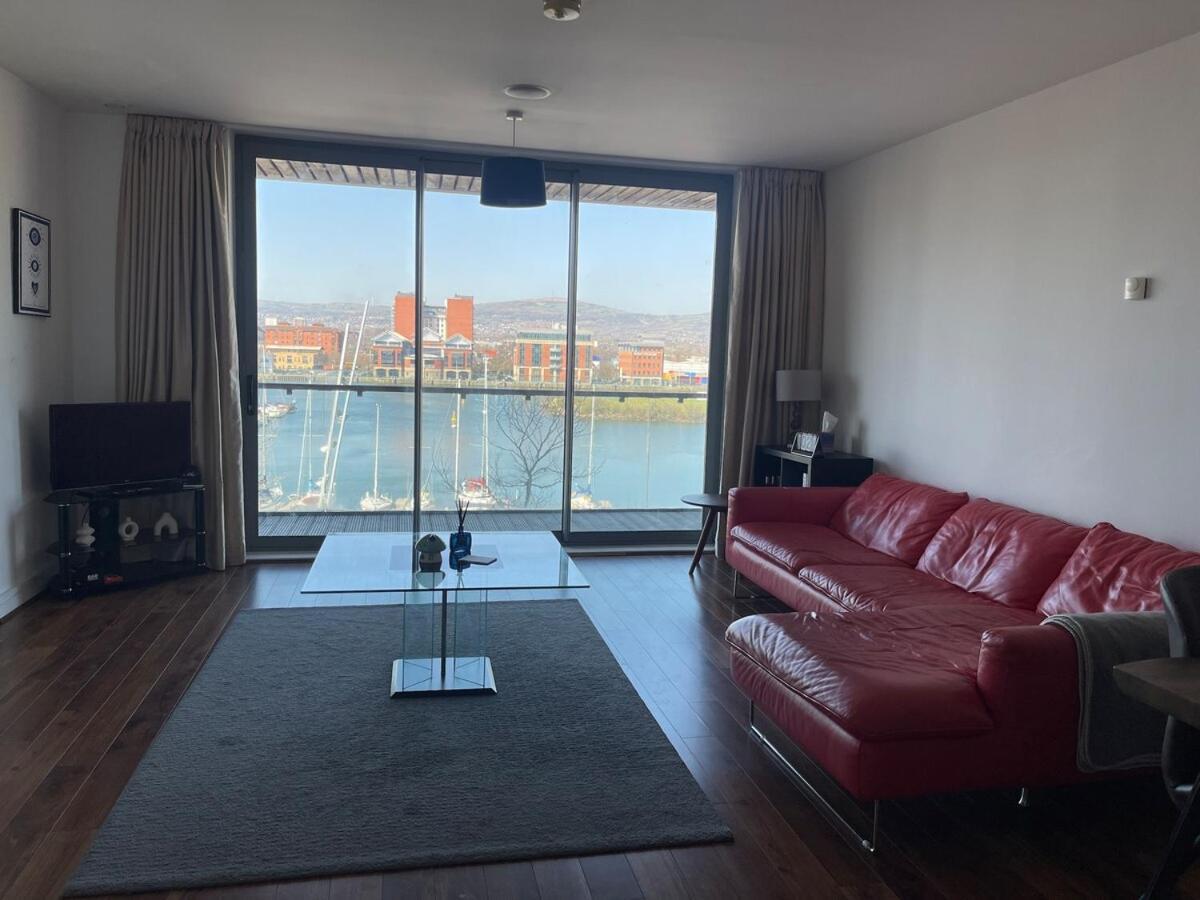 Titanic Quarter, Marina View Modern 2 Bedroom Belfast