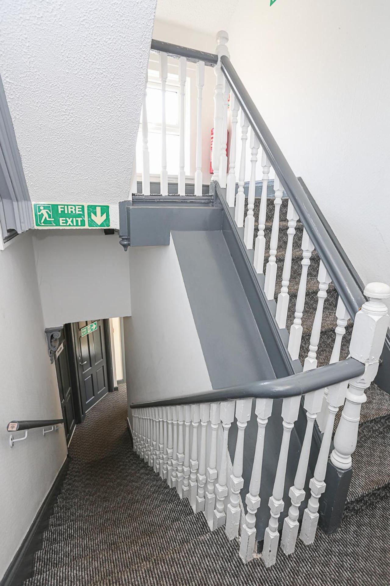 Oyo Queens Quarter Hotel Belfast