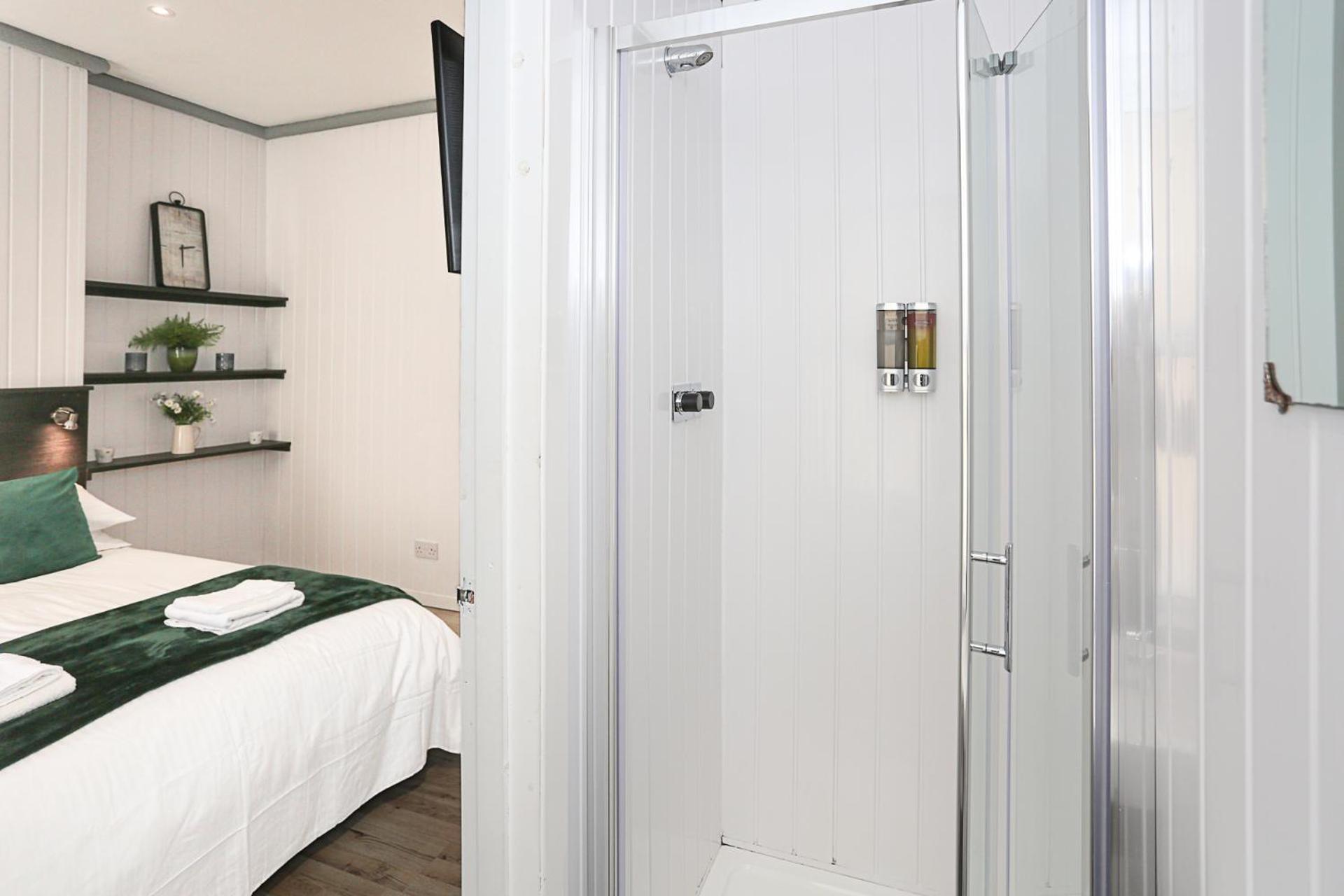 Oyo Queens Quarter Hotel 2*