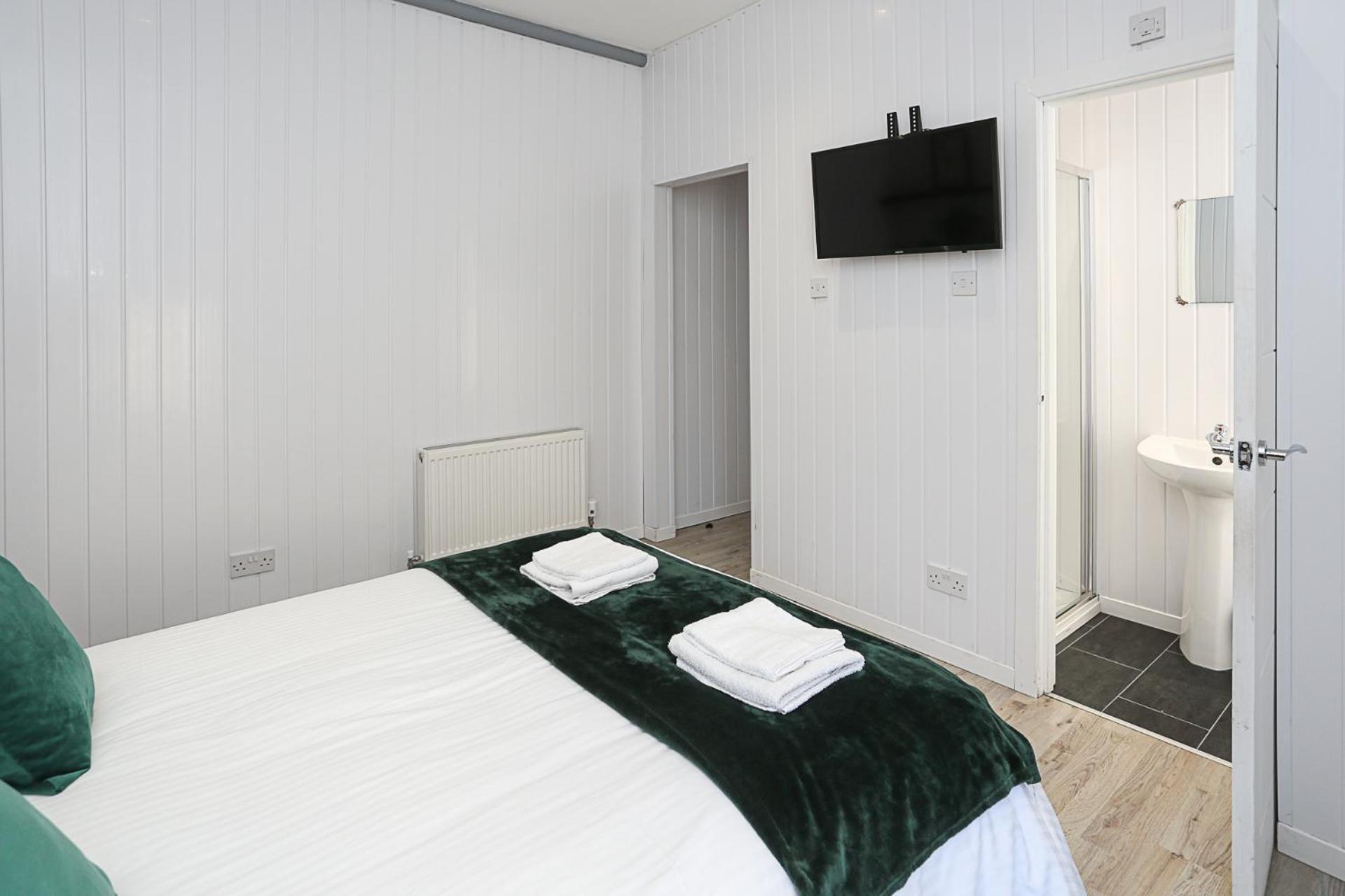 Oyo Queens Quarter Hotel
