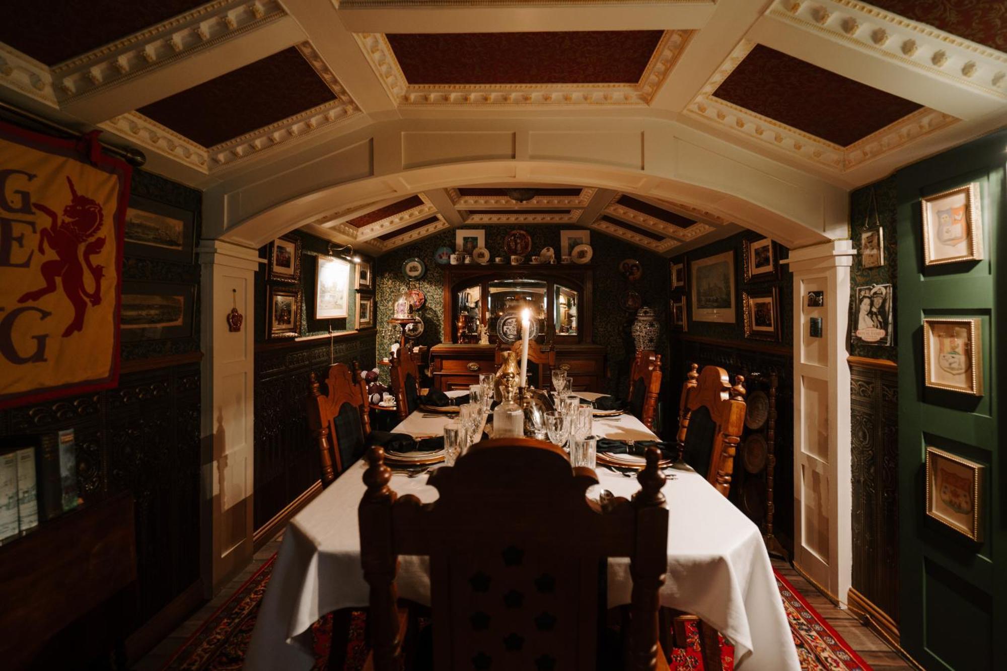 Sheddington Manor - 2 Bedroom & Cinema Guest house Belfast