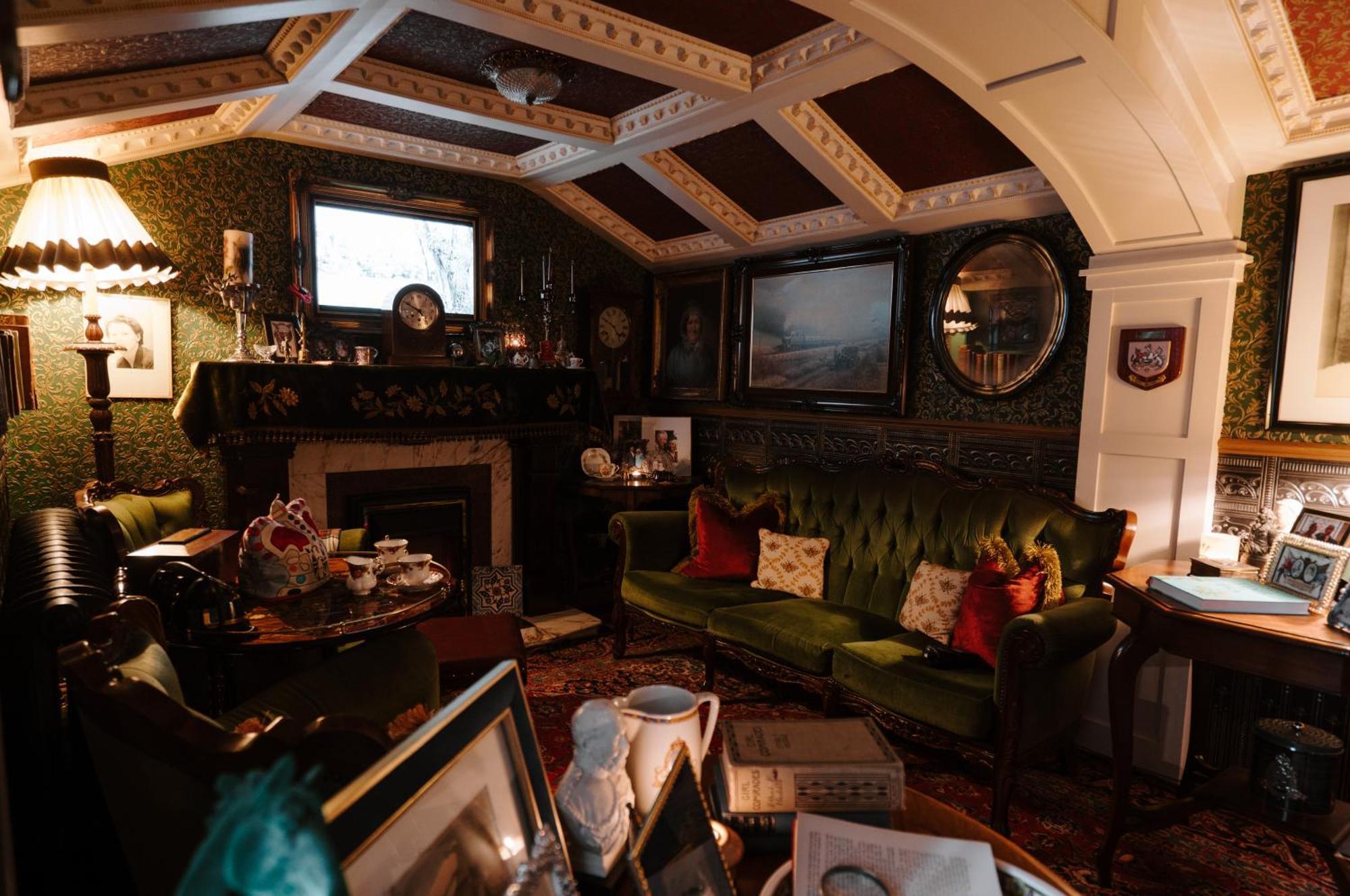 Sheddington Manor - 2 Bedroom & Cinema