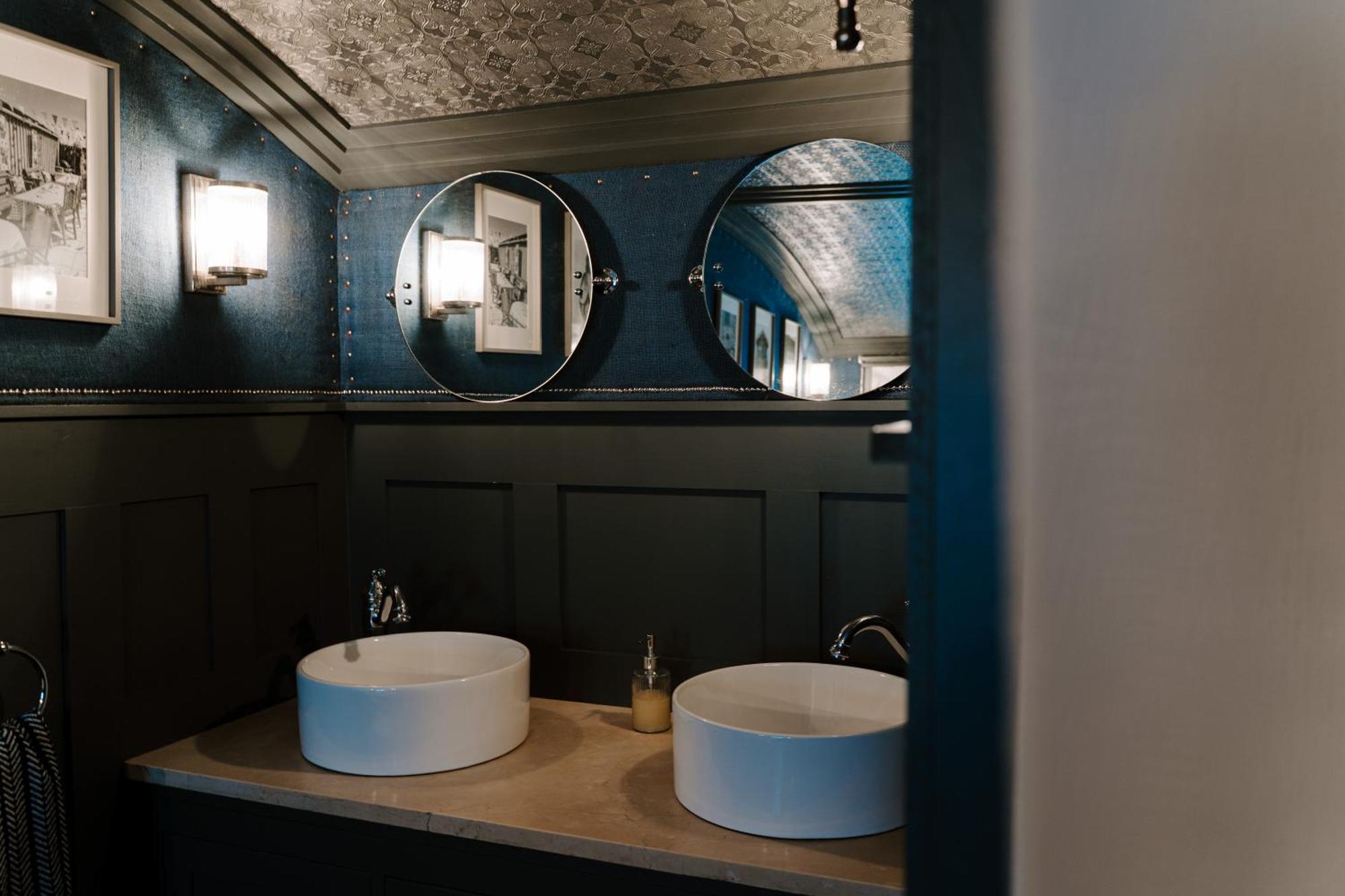 Guest house Sheddington Manor - 2 Bedroom & Cinema *