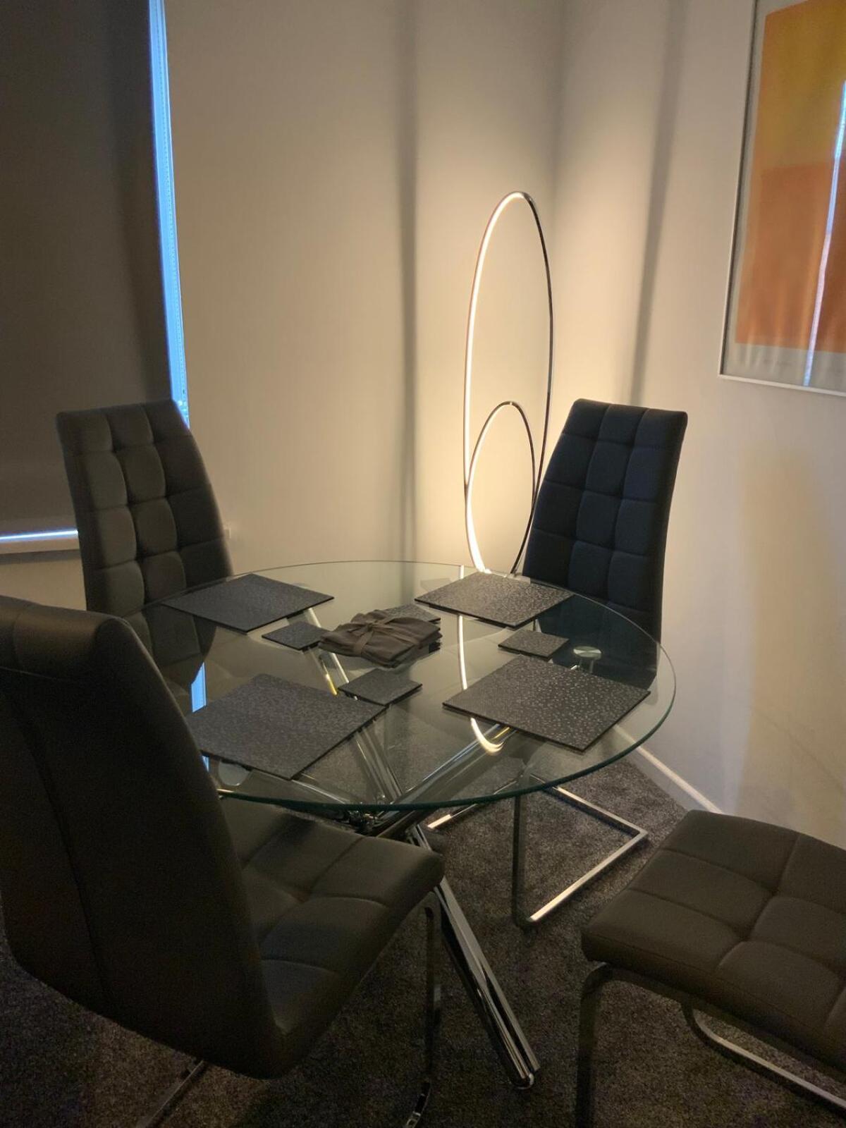 2br Retreat - Near Queens Apartment