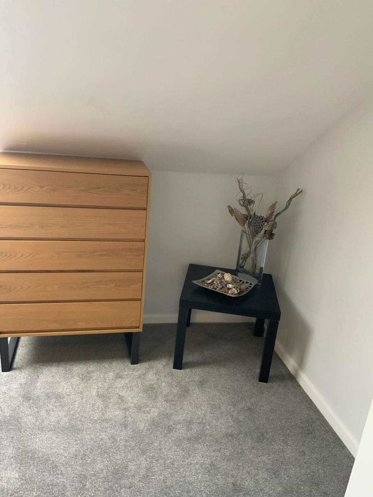 2br Retreat - Near Queens *