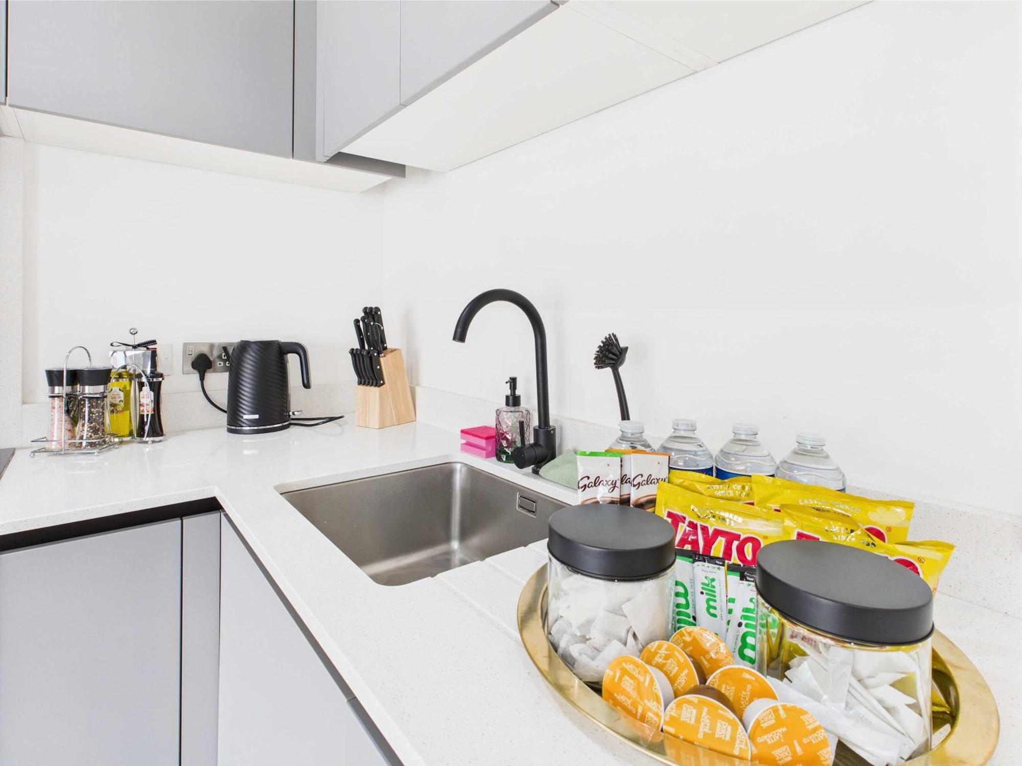 Apartment Contemporary 2 Bed Centre *