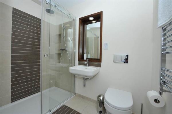 Apartment Custom House *