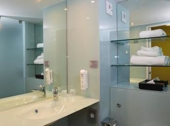 Ramada By Wyndham 3* Belfast