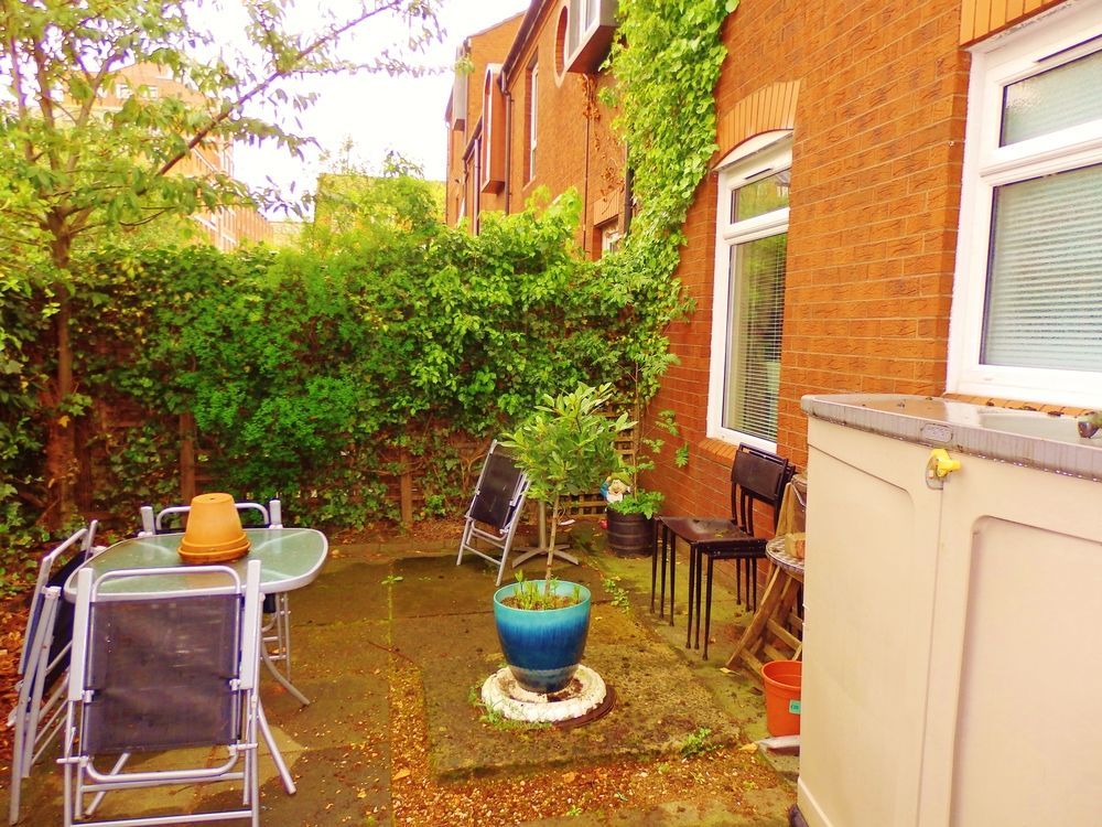 Great Location - City Centre - Parking - 4 Beds - 2 Bedrooms * Belfast