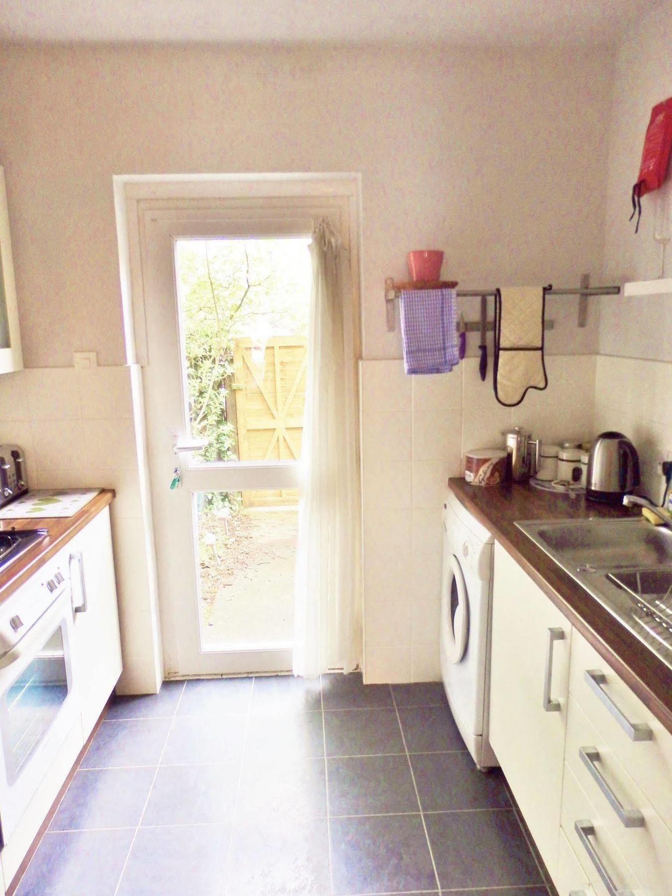 Apartment Great Location - City Centre - Parking - 4 Beds - 2 Bedrooms