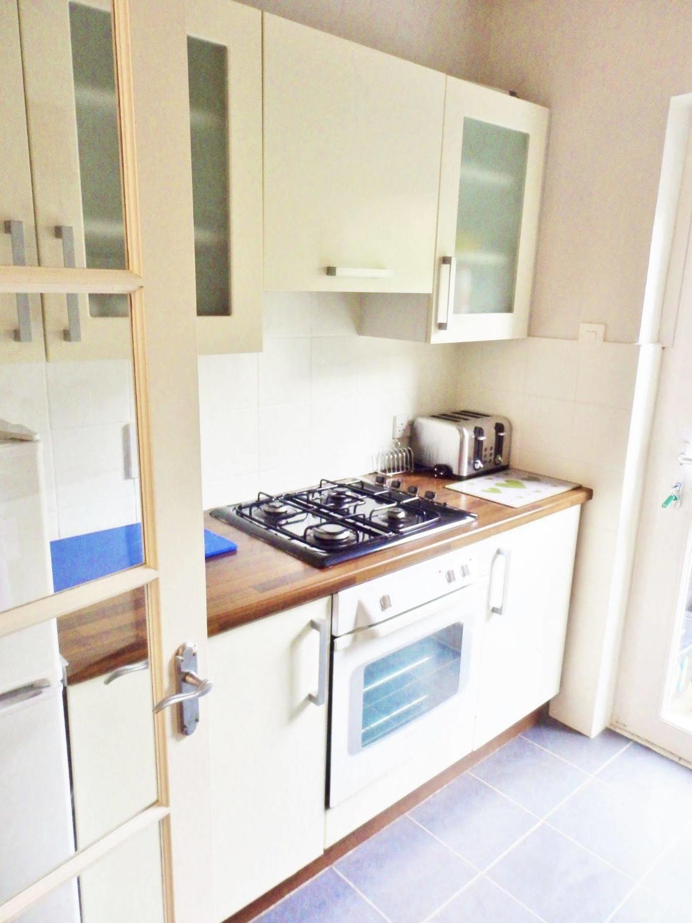 Great Location - City Centre - Parking - 4 Beds - 2 Bedrooms Belfast