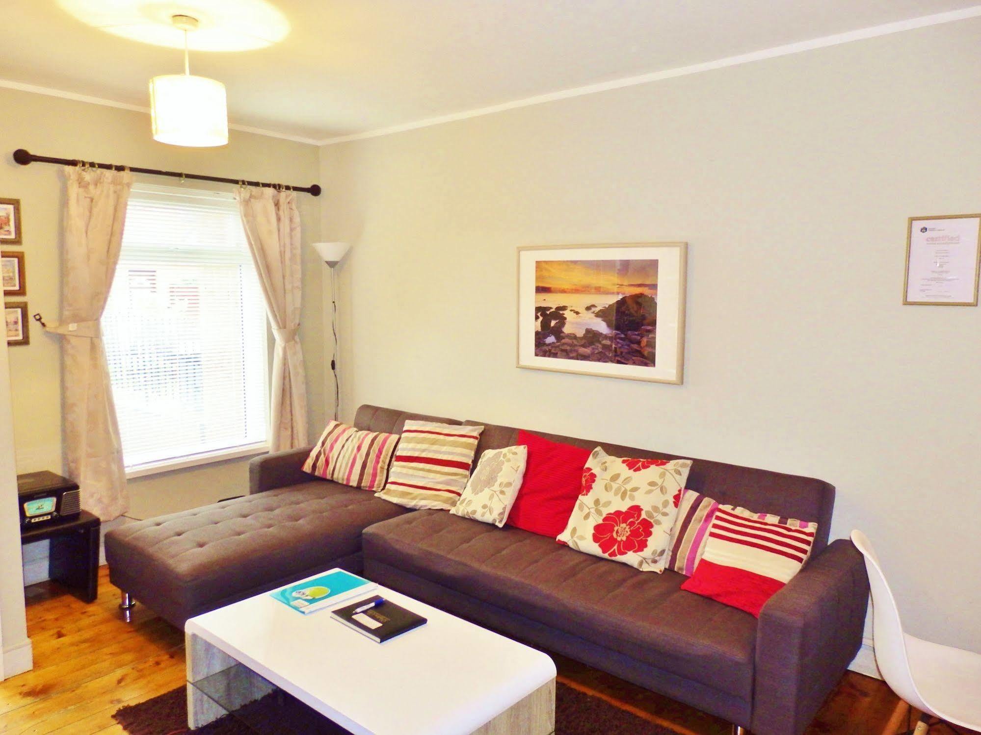 Apartment Great Location - City Centre - Parking - 4 Beds - 2 Bedrooms