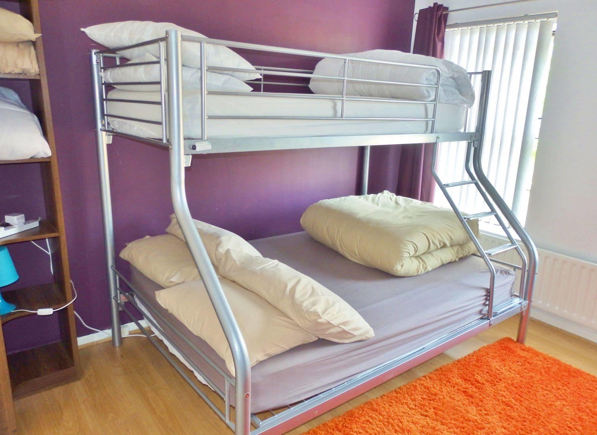 Very Central Location- Free Parking - 2 Bedrooms *