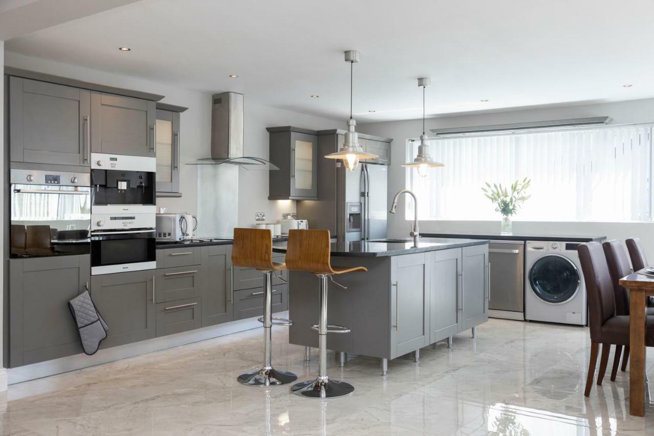 Chestnut House, Beautiful, Spacious & Comfortable Holiday home *