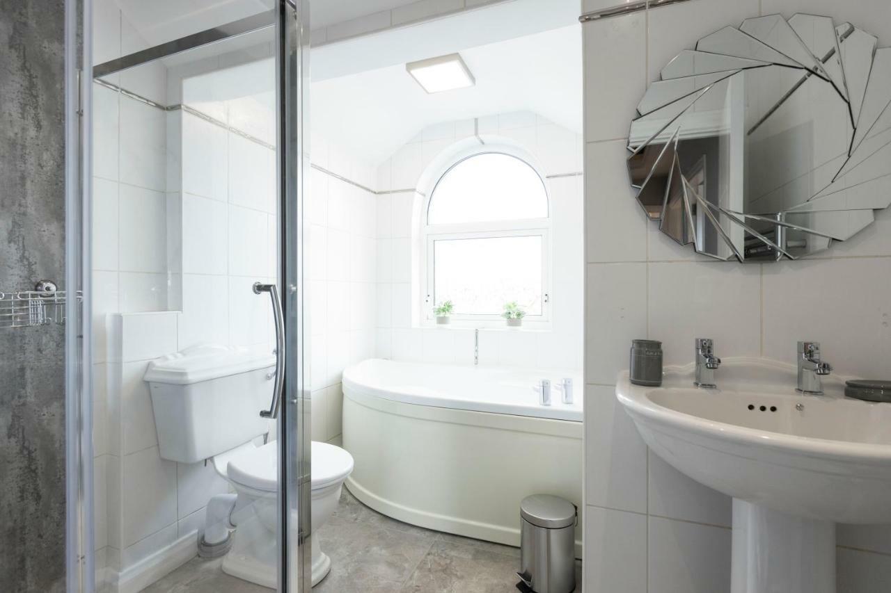 Holiday home Chestnut House, Beautiful, Spacious & Comfortable Belfast
