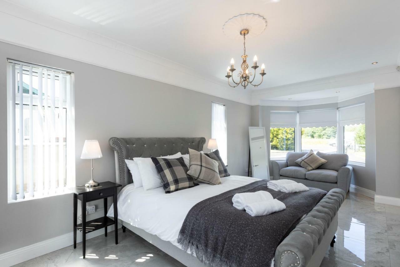 Chestnut House, Beautiful, Spacious & Comfortable Holiday home Belfast