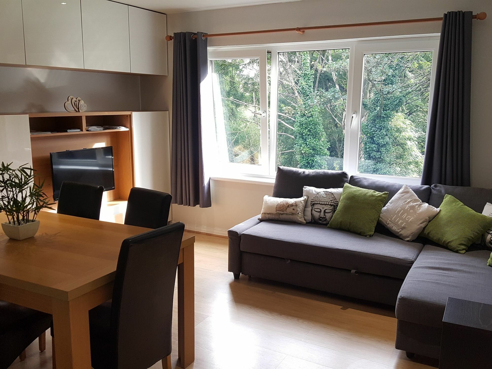 Stranmillis Court