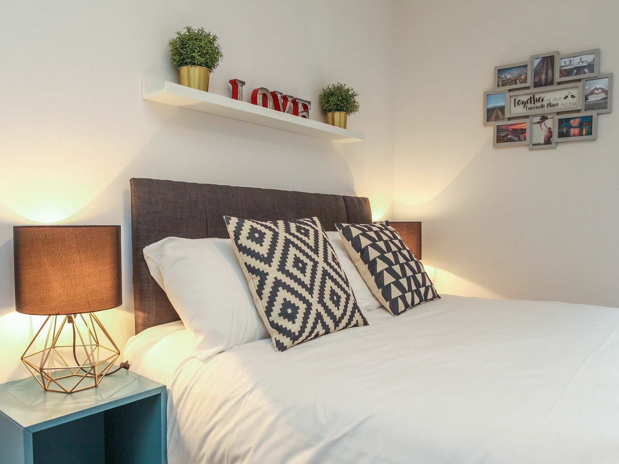 Camden Street Apartment *