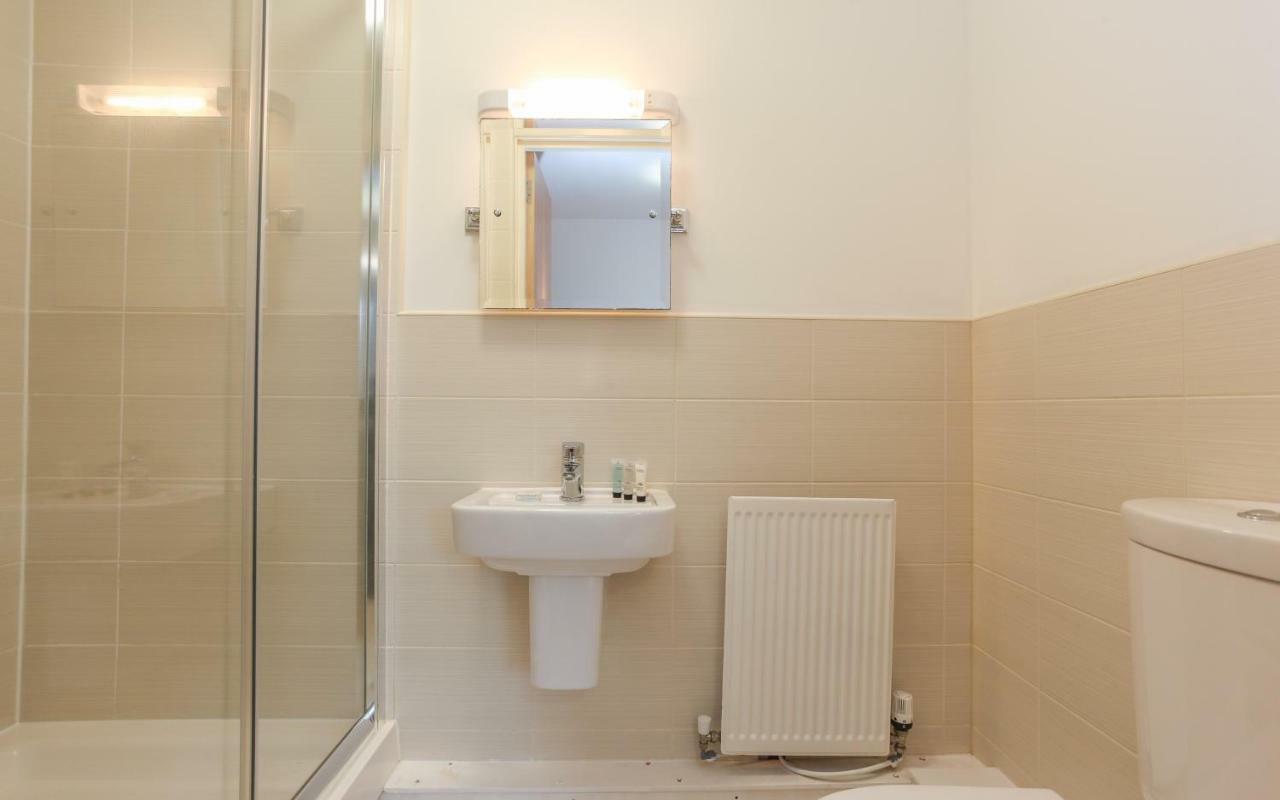Bluestay Apartment *