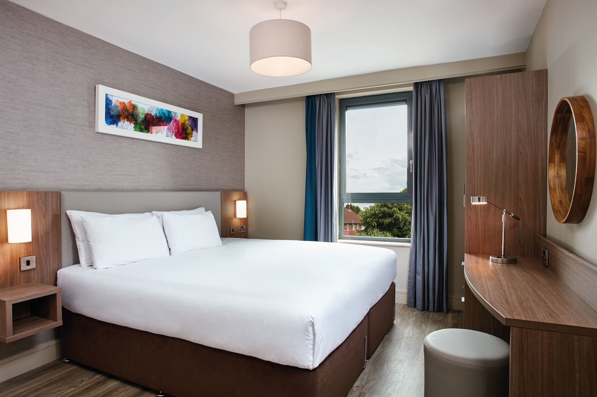 Cordia Serviced - Free On-site Parking Apartment *