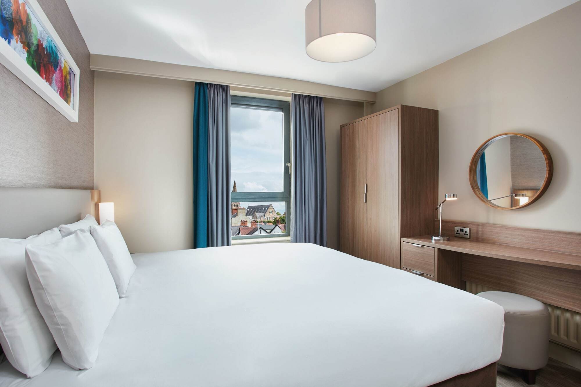 Cordia Serviced - Free On-site Parking Apartment *