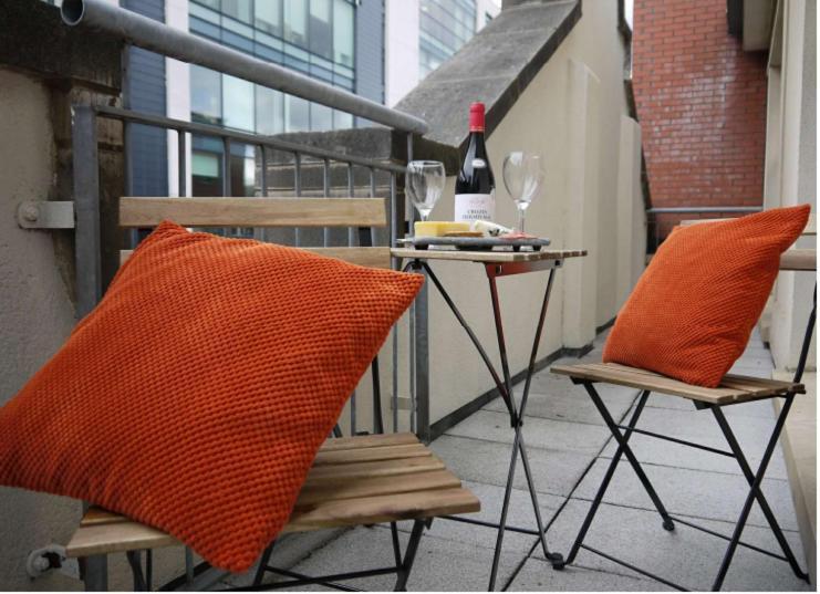 City Centre Penthouse With Parking And Balcony *