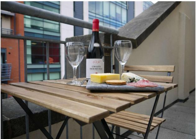 City Centre Penthouse With Parking And Balcony Apartment Belfast