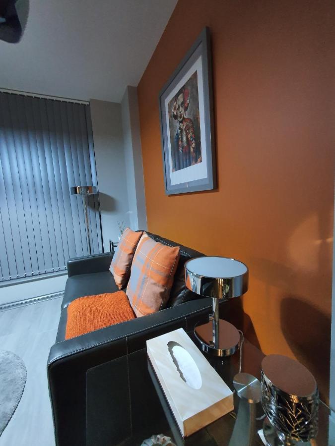 City Centre Penthouse With Parking And Balcony *