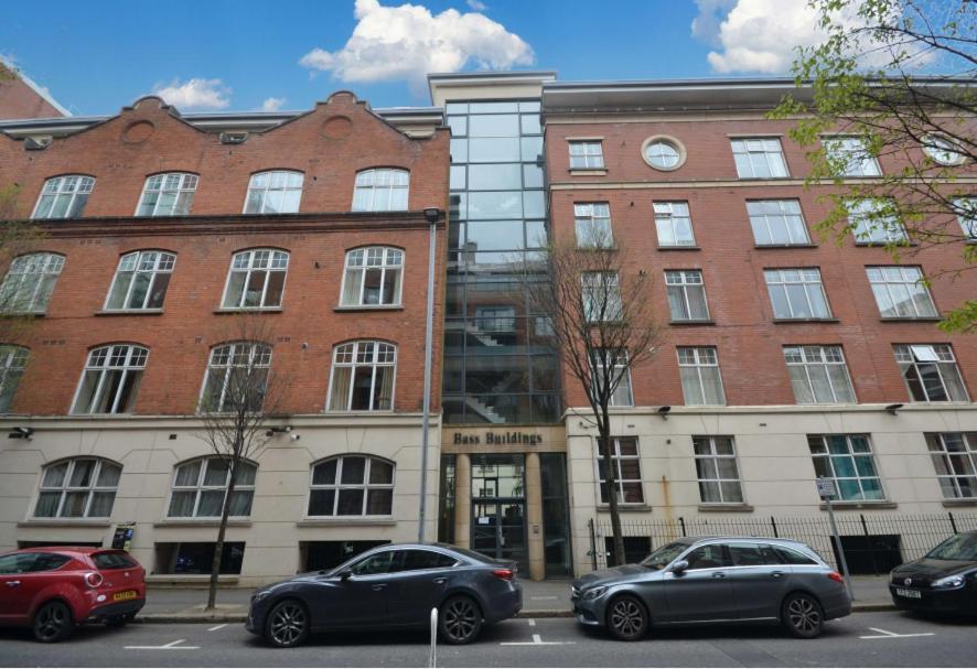 City Centre Penthouse With Parking And Balcony *