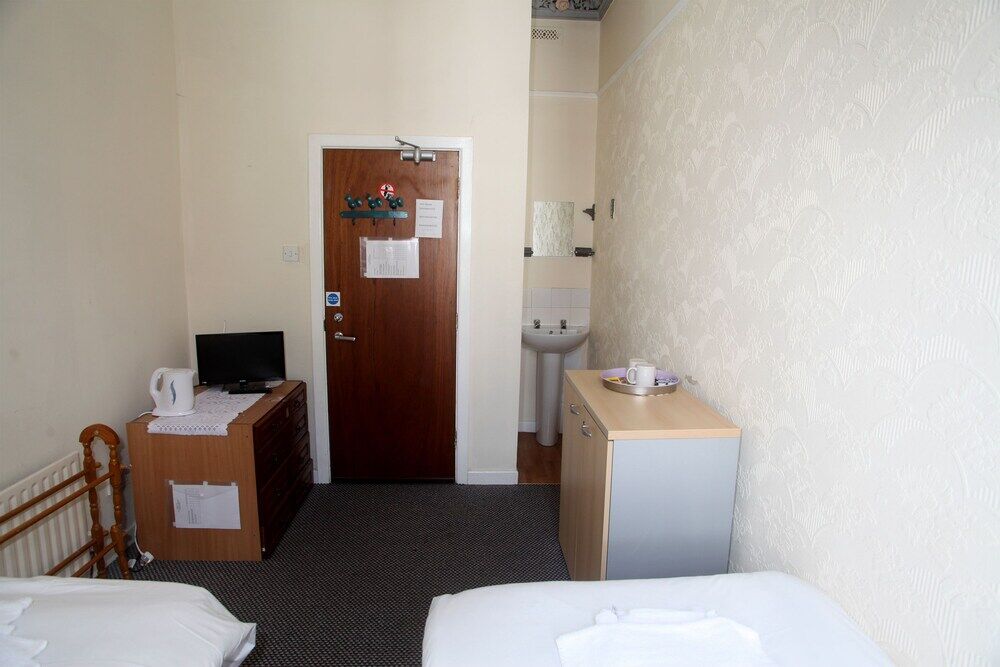 Oyo Queens Quarter Hotel 2*