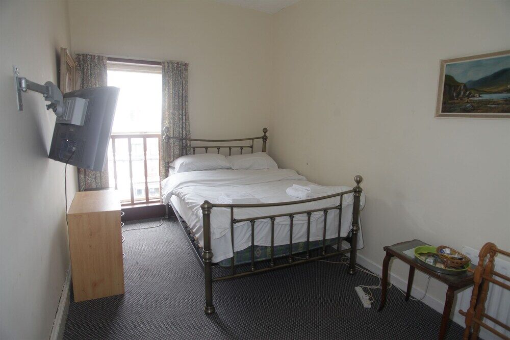 Oyo Queens Quarter 2* Belfast