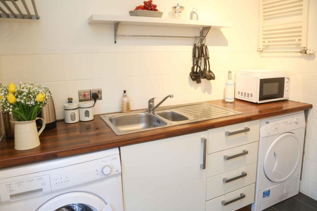 Apartment Great Location - City Centre - Parking - 4 Beds - 2 Bedrooms