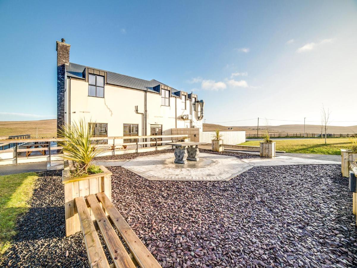 Standing Stones 4* Belfast