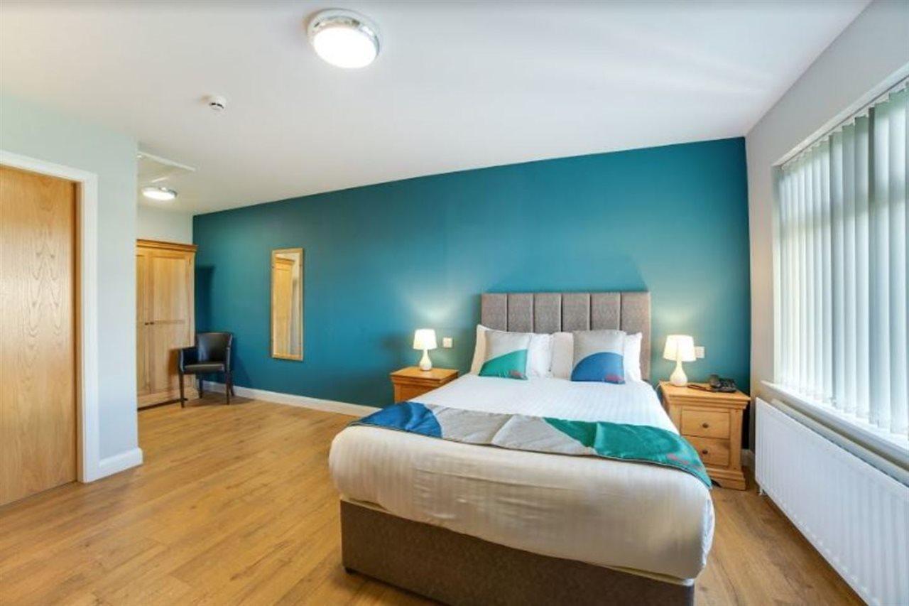 Standing Stones 4* Belfast