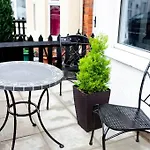 Cheerful 2 Bedroom House In The Heart Of Belfast