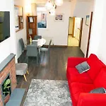 Cheerful 2 Bedroom House In The Heart Of Belfast