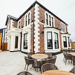New Lisburn Road Apartment - Free Parking