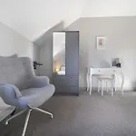 Pass The Keys Stunning 2Br Duplex W Bars Cafes Parks Nearby