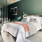 The Green Room Guest Suite