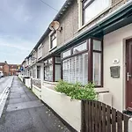 Pass The Keys Stunning 2Br Townhouse In Belfasts Best Location