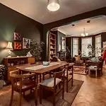 Beautiful B&B On The Park