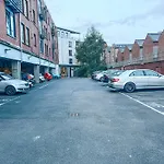 Staybynumbers - Belfast City Centre - 3 Bed, 3 Bathroom & Parking
