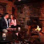 Ivanhoe Inn And Hotel