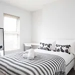Belfast City - 3 Bed Cosy Terrace Home - Hip And Trendy Ormeau Road